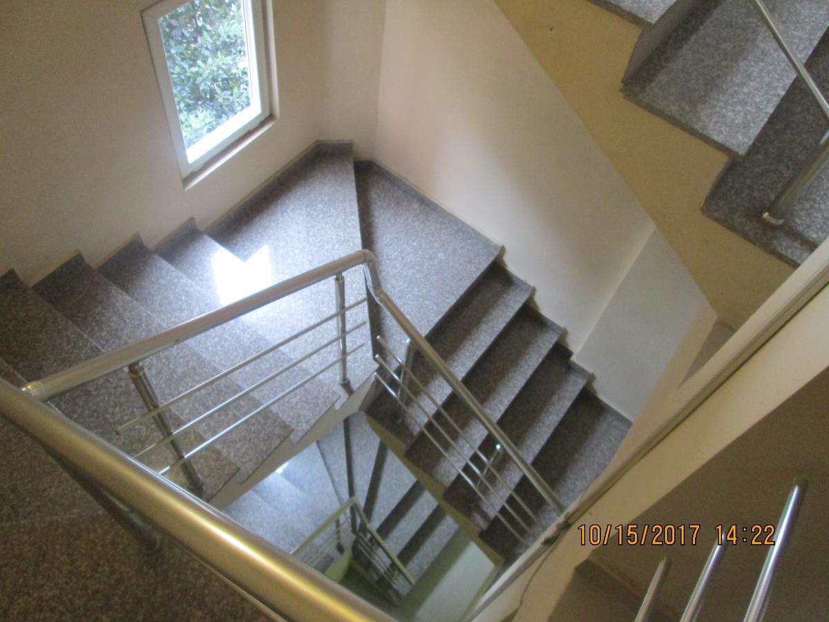 Hotel Hayat Batoemi Buitenkant foto
