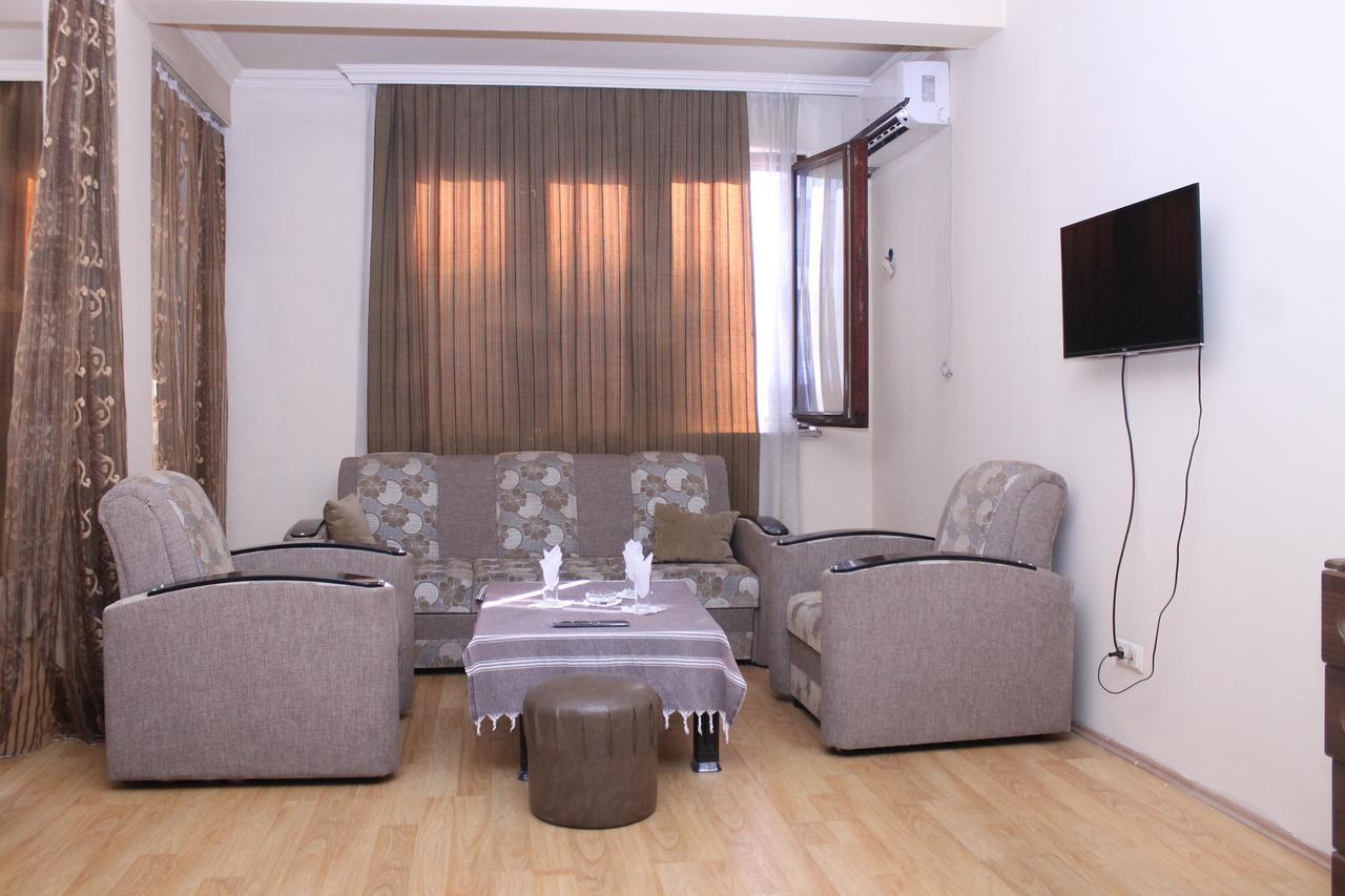 Hotel Hayat Batoemi Buitenkant foto