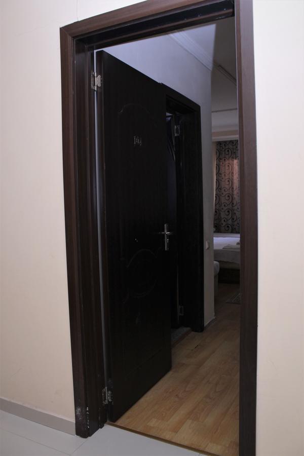 Hotel Hayat Batoemi Buitenkant foto