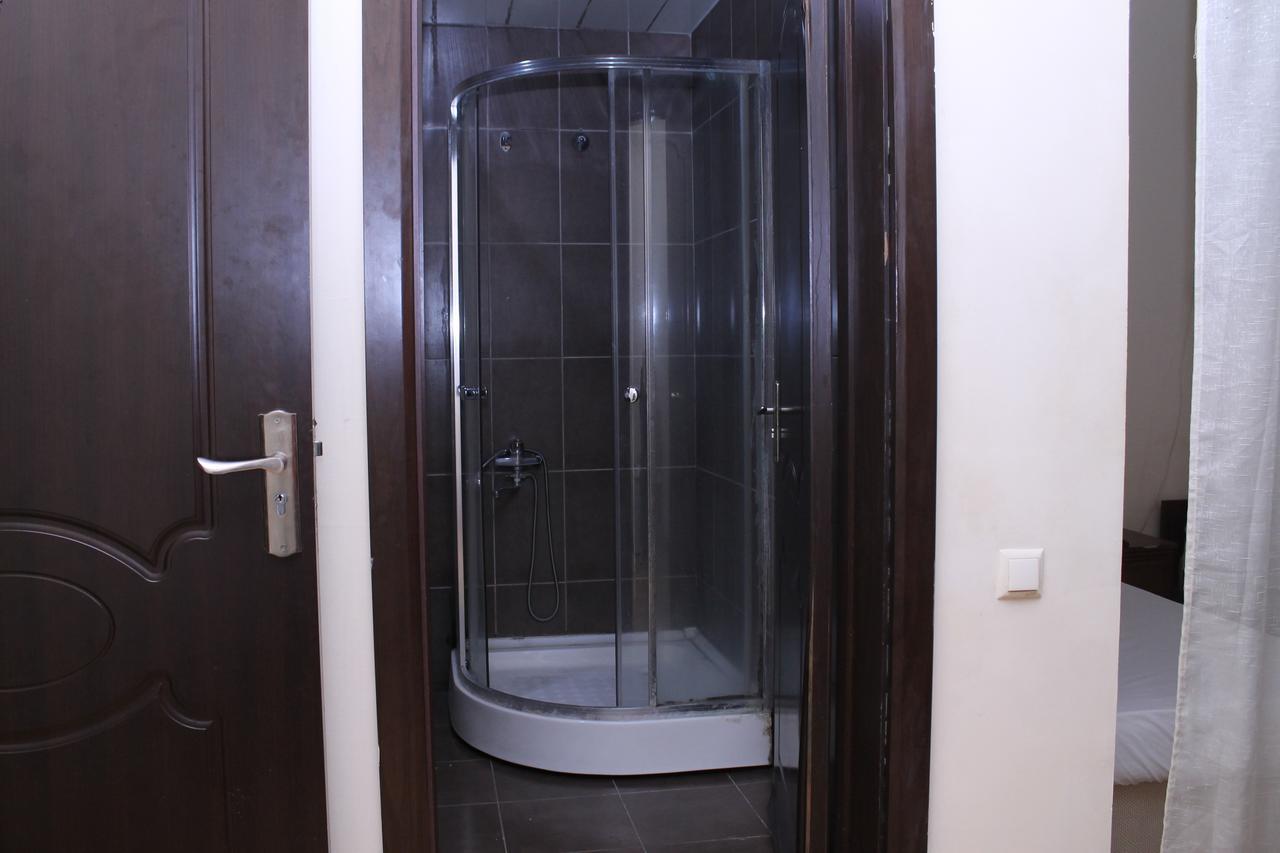 Hotel Hayat Batoemi Buitenkant foto