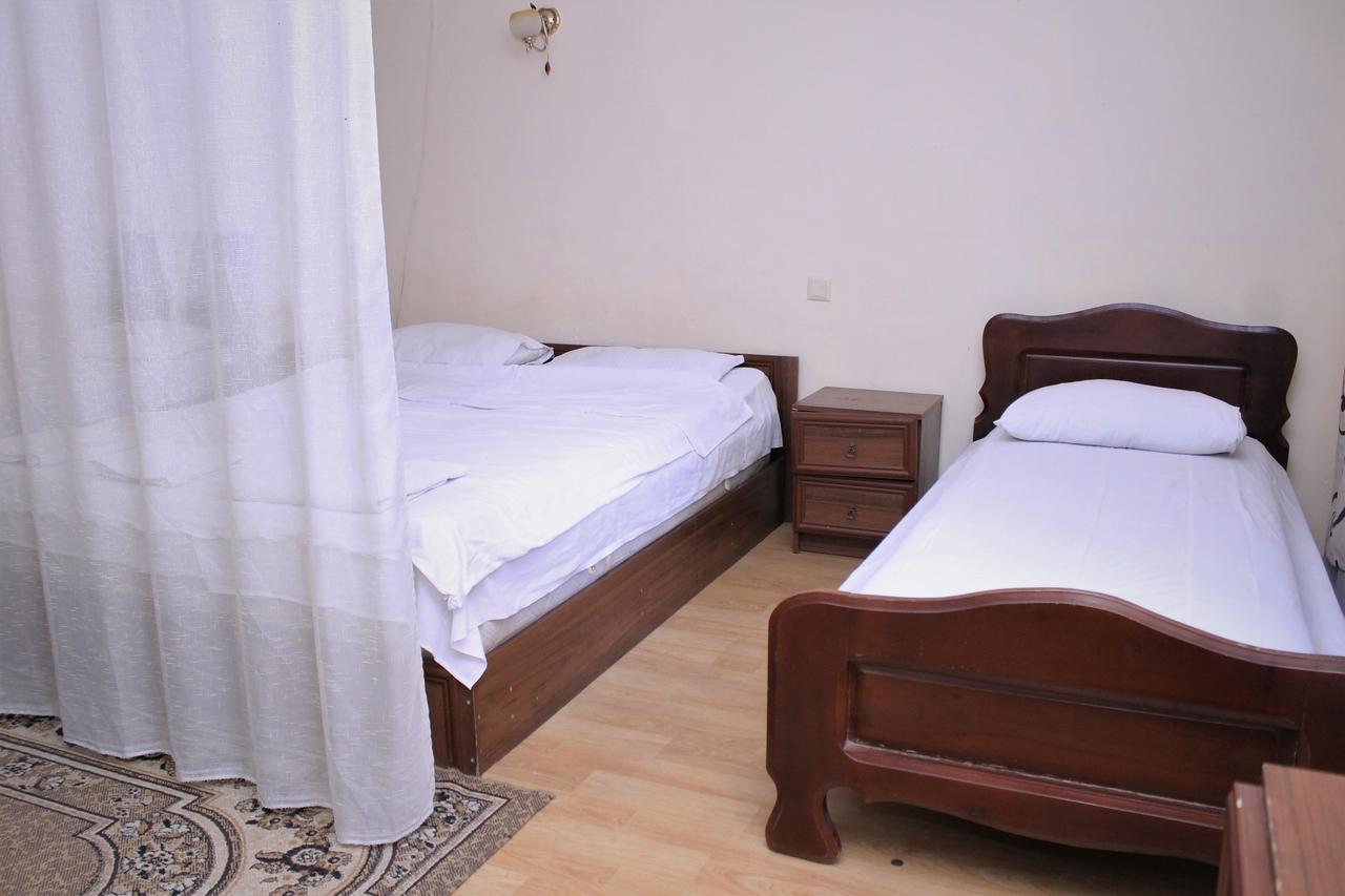 Hotel Hayat Batoemi Buitenkant foto