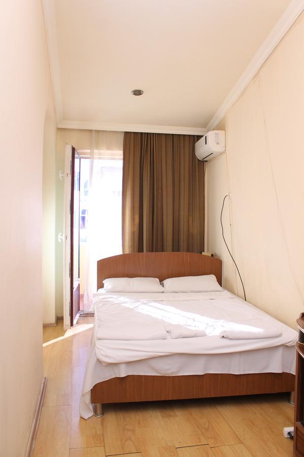 Hotel Hayat Batoemi Buitenkant foto